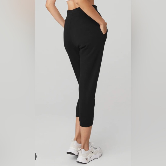 Alo Yoga 7/8 Easy Sweatpants - Picture 2 of 4